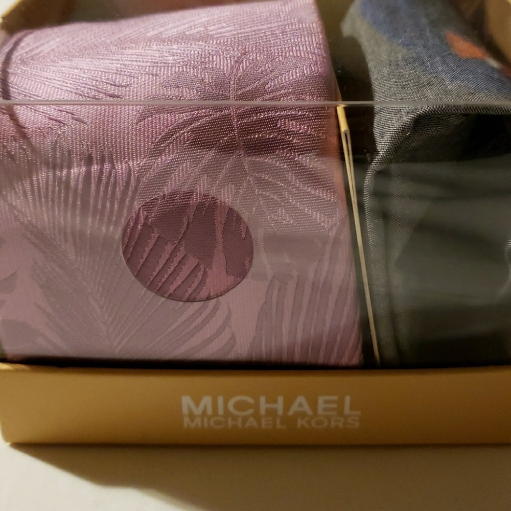 Tie and hanky